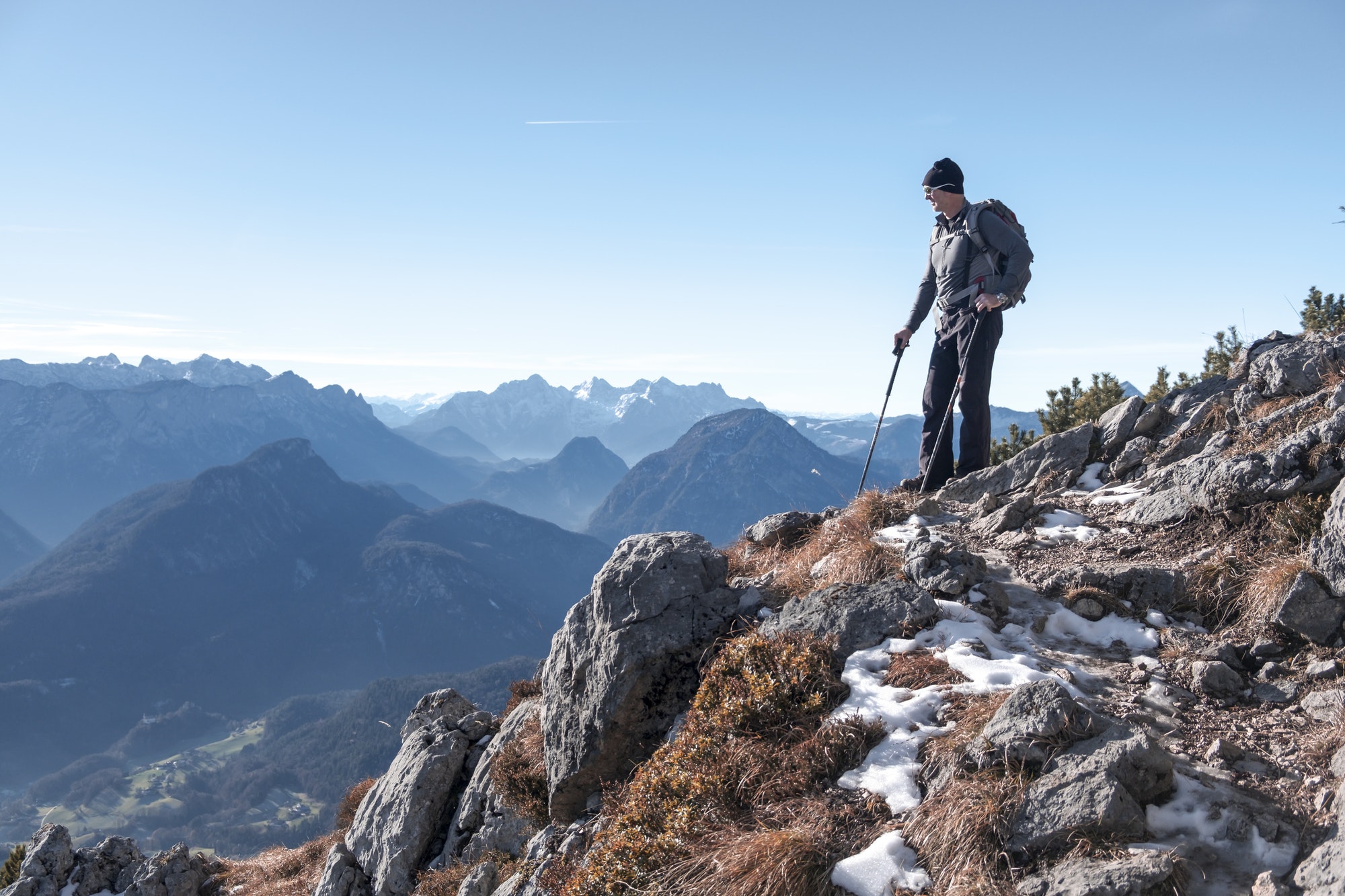 Germany, Bavaria, Berchtesgadener Land, Hochstaufen, hiker looking at view